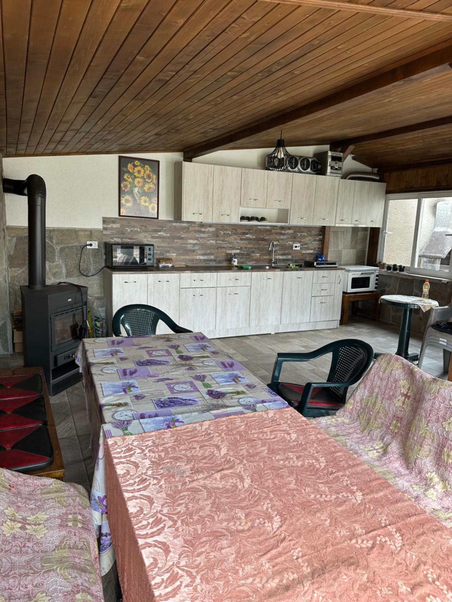 Velkovski Guest House ヒサリャ エクステリア 写真