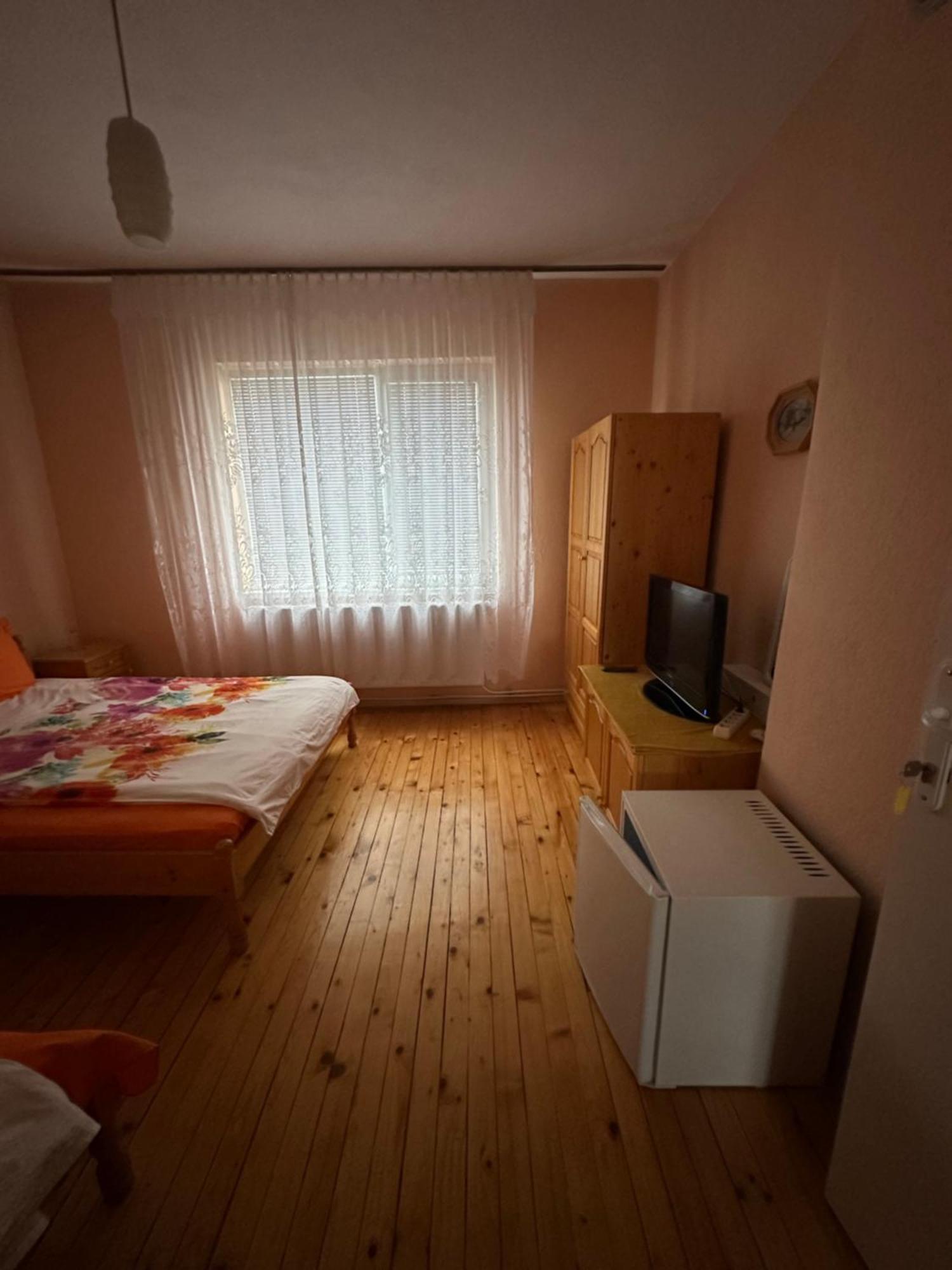 Velkovski Guest House ヒサリャ エクステリア 写真