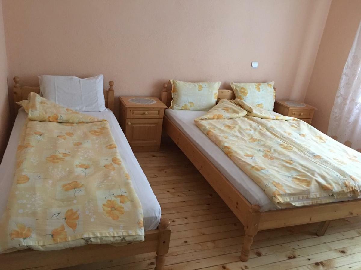 Velkovski Guest House ヒサリャ エクステリア 写真