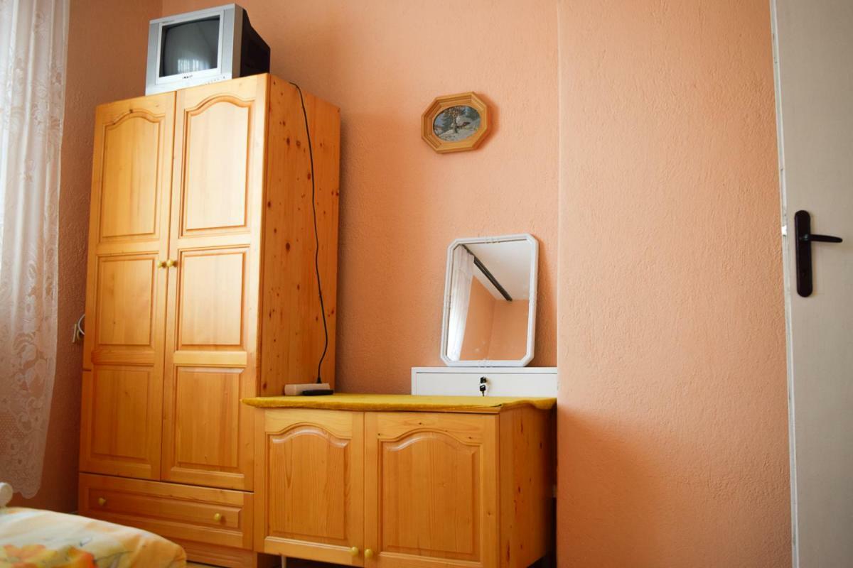 Velkovski Guest House ヒサリャ エクステリア 写真