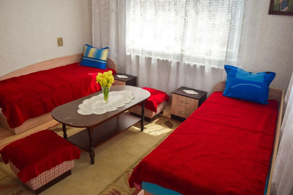 Velkovski Guest House ヒサリャ エクステリア 写真